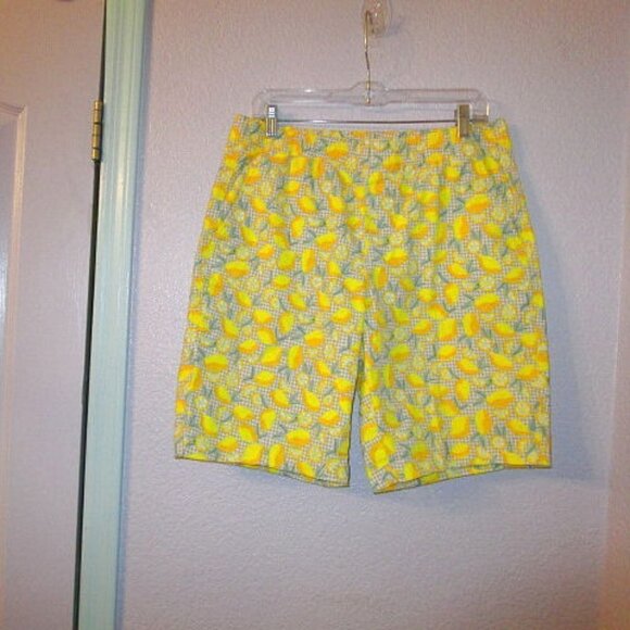 NEW Lands End PULL ON Bermuda Size 12 SHORTS Pockets SUNNY Knockabout LEMONS - Picture 1 of 9